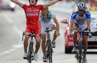 Samuel Dumoulin winning stage 3 in Nantes