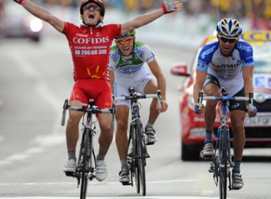 Samuel Dumoulin winning stage 3 in Nantes