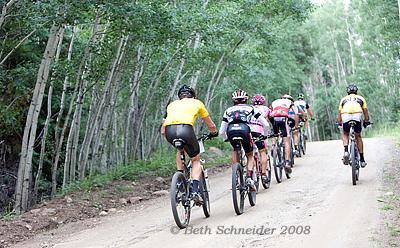 Lance Armstrong at back of group