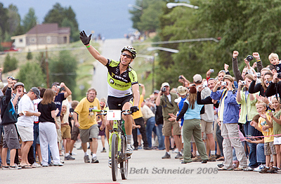 Dave Weins winning Leadville 100