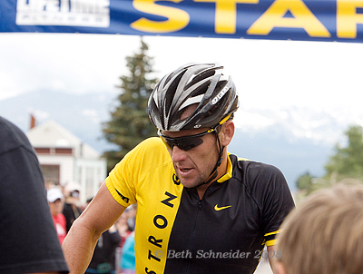 Lance Armstrong portrait at finish