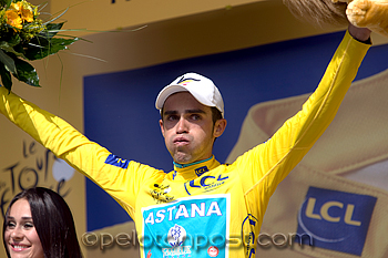 Contador emotional on podium