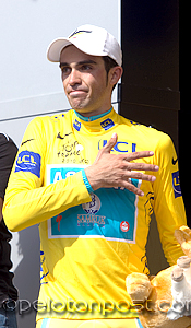 Contador emotional on podium