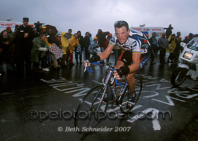 Armstrong screaming up Montee du Hautacam, 2000 Tour de France