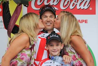 Robbie McEwen on podium, 2011 Tour of Wallonie