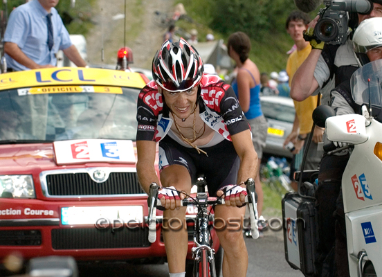 Carlos Sastre on Alpe d'Huez