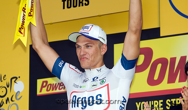 Kittel waving