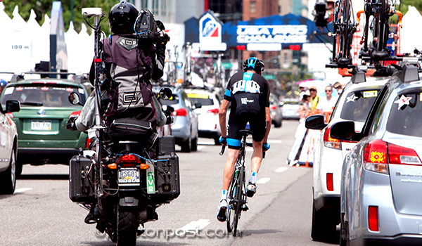 Chris Froome stopped and then had to catch up